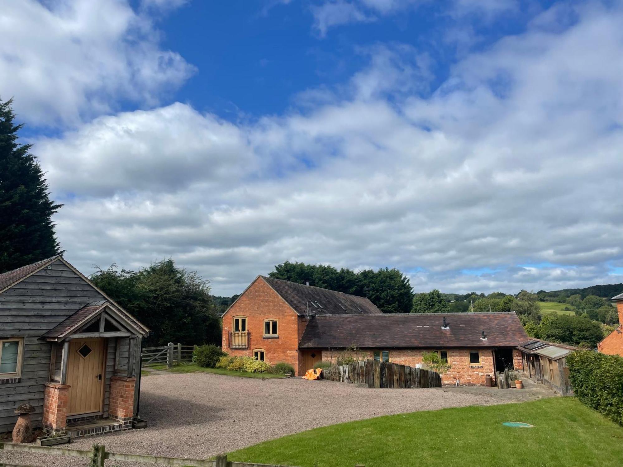 Stunning Rural Barn Conversion * Worcester